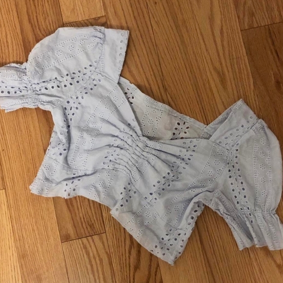 Eyelet Puff Sleeve Sweetheart Crop Top - Picture 2 of 3